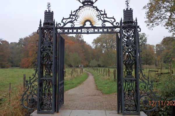 afbeelding-2-29-het-hek-van-buitenplaats-doornburgh1CD94BD2-0975-F1B5-1EA6-F2799012B1B0.jpg