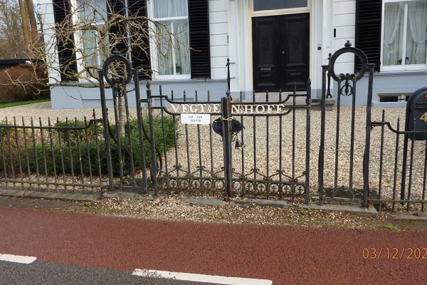afbeelding-4-08-het-hek-van-vegt-en-hoffB2AECD51-0672-3A18-1E4C-D927AB02AF51.jpg